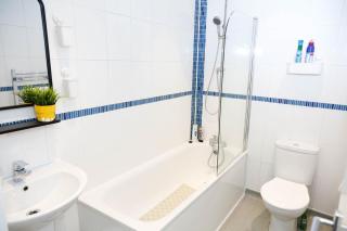 New Luxury Apartments in Central Location Next to Shops, Cafes, Bars & Metro - Londra - 1