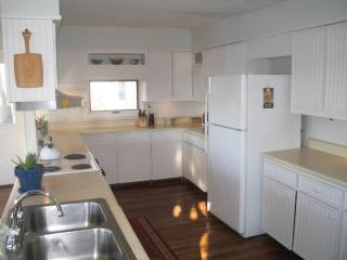Lakeside Home w/Sunset View, 6 Kayaks &Peddleboat - Lodi - 3