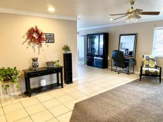 Sleeps 20! Rare Family Friendly House. - 4