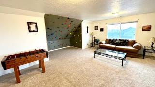 Sleeps 20! Rare Family Friendly House. - 1