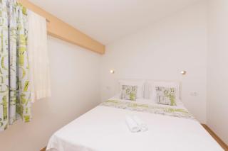 Apartments and Room Central Position - 4