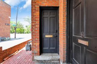 Housepitality - The City View Suite - 3