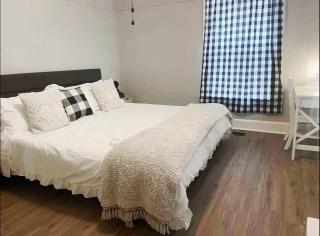 Cherry Street Retreat - Evansville - 8