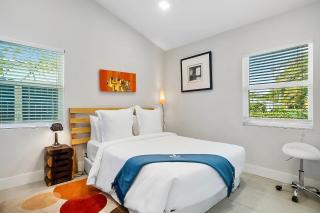 Breathtaking Pool Home and Backyard by Wilton Mnrs - Fort Lauderdale - 7