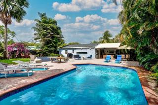 Breathtaking Pool Home and Backyard by Wilton Mnrs - Fort Lauderdale - 4