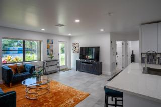 Spacious 3BR Home 2 Baths Amazing Pool Area! - Fort Lauderdale - 0