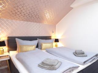 Glamory Winterberg Ferienwohnung Pool Sauna Wifi 6 Personen near Bikepark Balkon PS4 - Winterberg - 1