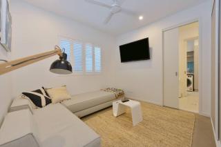 Tropical Villa on Craven Close - Port Douglas - 3