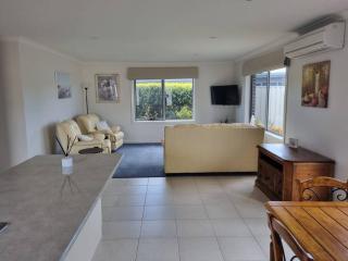 Shore beats working - 5