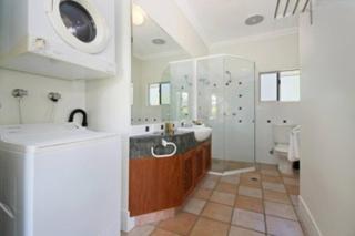 Solander House - 5 Bedrooms by the Beach - Port Douglas - 3