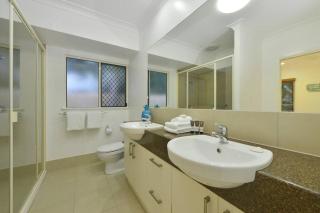The Red Anchor - Port Douglas - 6