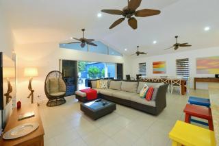 The Red Anchor - Port Douglas - 4