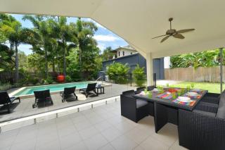 The Red Anchor - Port Douglas - 3