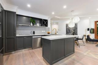 The Point Apartment No.3 - Executive 3 Bedroom Apartment in Town - Port Douglas - 9