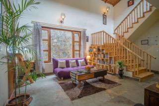SaffronStays Wood Sparrow - 2BR Pet-Friendly Lakeside & Hill View Cottage for Families - 6