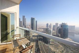 RH- High-Floor Splendor, 2-Bedroom Gem in Downtown - Dubai - 1
