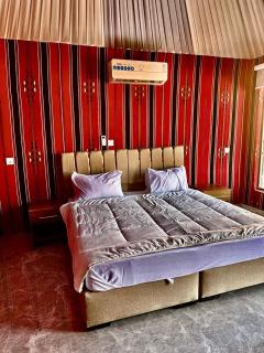 Wadi Rum Desert Tours and Glamping with Hussein - 8