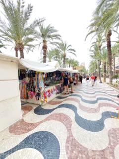 L13 - 5 Bedrooms 2 Baths, Very Large Apartment by the Sea - Alicante - 5