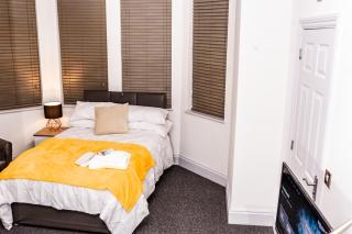 Divine Stay - Coventry - 3