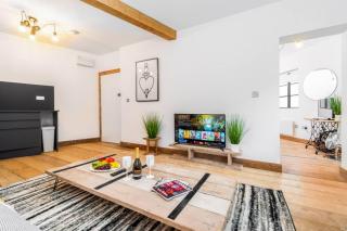 Loft Apartment - Near City Centre - Smart TV- WIFI - Netfix - Parking - Top Rated - 2NT - Birmingham - 2