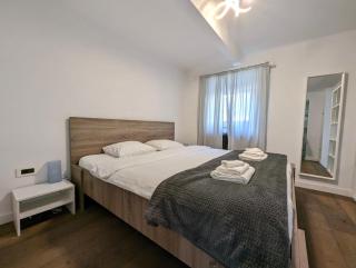 Fantabulous Downtown Abode w King Bed, 65" TV, Washer and Tumble Dryer - Zagreb - 8