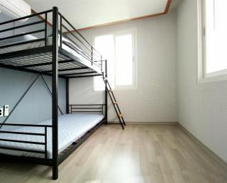 Moonlight Hill Guesthouse - Mokpo - 5