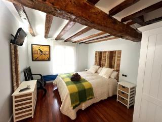 La Redonda Catedral Ascensor by Apartamentos Logrono - Logroño - 2