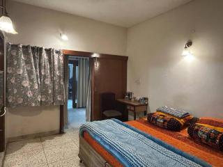MetroNest Stays: Apartment in South Delhi - 6