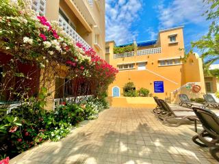 by Calamari Homes - Parque Centenario casa 206 walled city - Cartagena de Indias - 1
