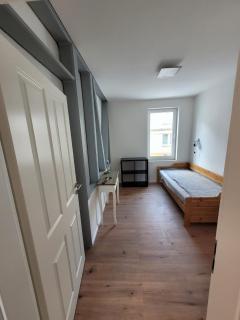 Schöne 3,5 Zimmer Handwerkerwohnung FREE Parking gute Lage - Albstadt - 1