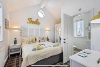 Sand Dollar at The Bay, sleeps 4, 2 small dogs welcome for free - Filey - 5