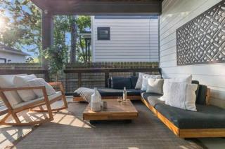 The Maple House - Huge Backyard & Mins to Broadway - 1