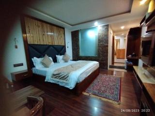 Hotel Lidder Palace - Pahalgām - 1