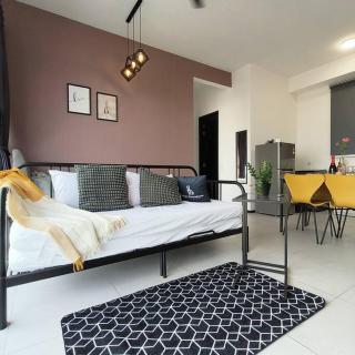 New Urban Suite Majestics 3BR Homestay at Georgetown BY URBAN STAYCATION HENG - Jelutong - 0