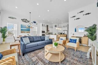 Spacious home 1/2 mile to beach - Bikes - Fire Pit Table - Beach Gear - Infinity Table - Inlet Beach - 3