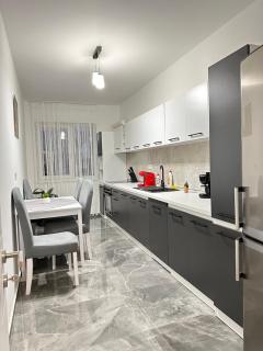 Coresi Mall Area Studios & Apartments by GLAM - Braşov - 8