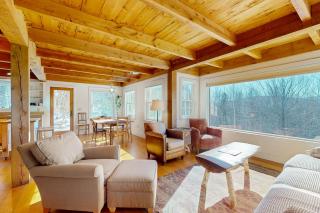 Light-filled Retreat in Mad River Valley - - 7