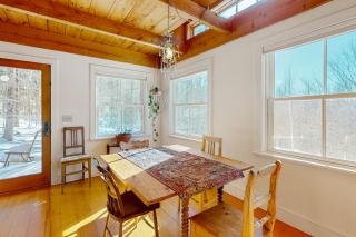 Light-filled Retreat in Mad River Valley - 7