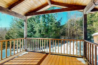 Light-filled Retreat in Mad River Valley - - 9