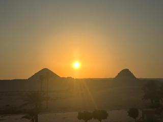 Sunset Pyramid View - Le Caire - 7