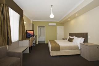 Prince of Wales Hotel - 5