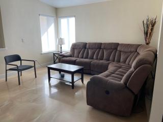Newly Remodeled Family Friendly 3B/2B House - Henderson - 3