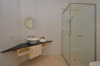 Plantation House - private 4 bedroom beachfront retreat - 4