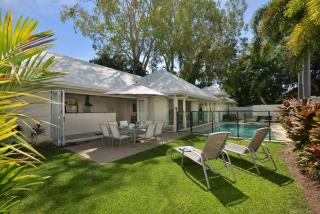 Plantation House - private 4 bedroom beachfront retreat - Port Douglas - 3