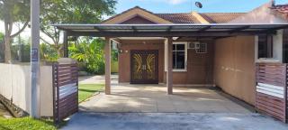 Coklat Homestay Teluk Kemang Port Dickson - Port Dickson - 9