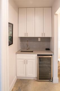 Walk to Wilton Drive - Spacious & Quiet Villa #2 HOT TUB! - Fort Lauderdale - 2