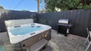 Walk to Wilton Drive - Spacious & Quiet Villa #2 HOT TUB! - Fort Lauderdale - 9