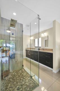 Relax in Luxury - 3 Bed, 2 Bath Oasis with Pool - Fort Lauderdale - 6