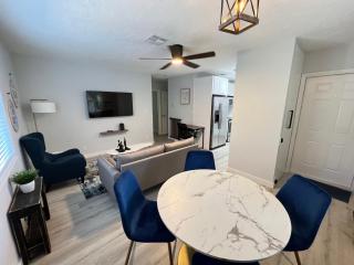 Villa Michloe - Steps from Wilton Drive - 1