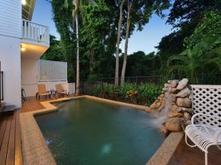 Beach Villa - a Short Walk to Town & Beach - Port Douglas - 6